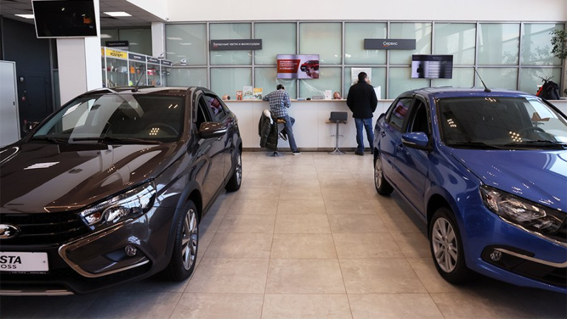 Названы города — лидеры по продажам новых автомобилей Lada