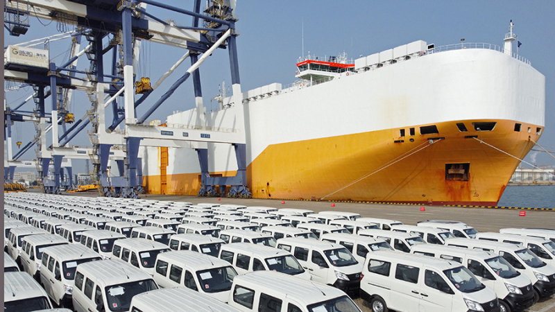 Возросли поставки новых автомобилей из Китая в Россию