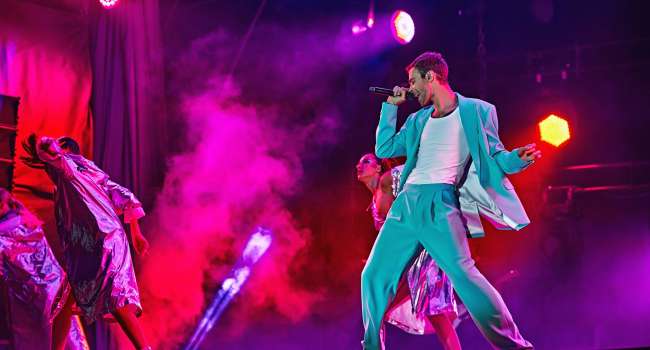 «А как же Украина?»: певец Макс Барских едет покорять мир под новым сценическим псевдонимом «Mick Sunday»