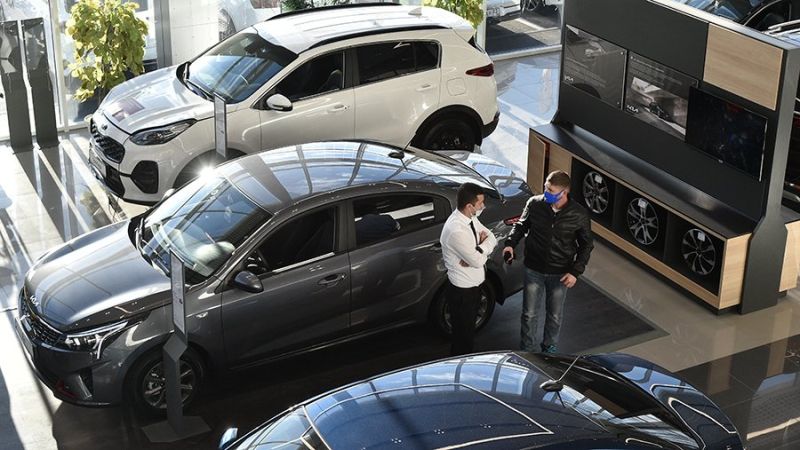 Эксперт предсказал сокращение дилерских центров на треть до конца года