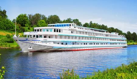 Речные туры по России: обзор популярных направлений