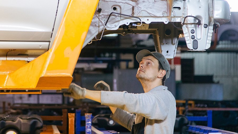 На «АвтоВАЗе» одобрили качество сварки первых кузовов Lada Vesta