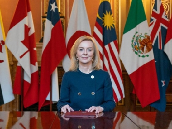 Премьер Британии Трасс подала в отставку