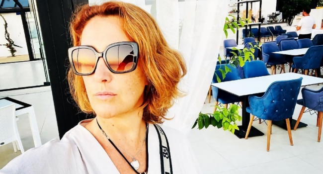 Скандальная ведущая-путинистка Егорова перекрасилась в рыжий цвет и прячется за границей, чтобы не узнали