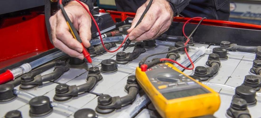 Восстановление и ремонт тяговых АКБ: кому доверить?