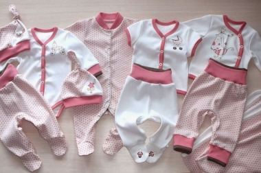 Одежда для новорожденного: что точно стоит приобрести?