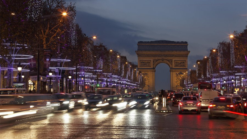 Автоэксперт оценил решение Франции заправлять машины маслом для фритюра