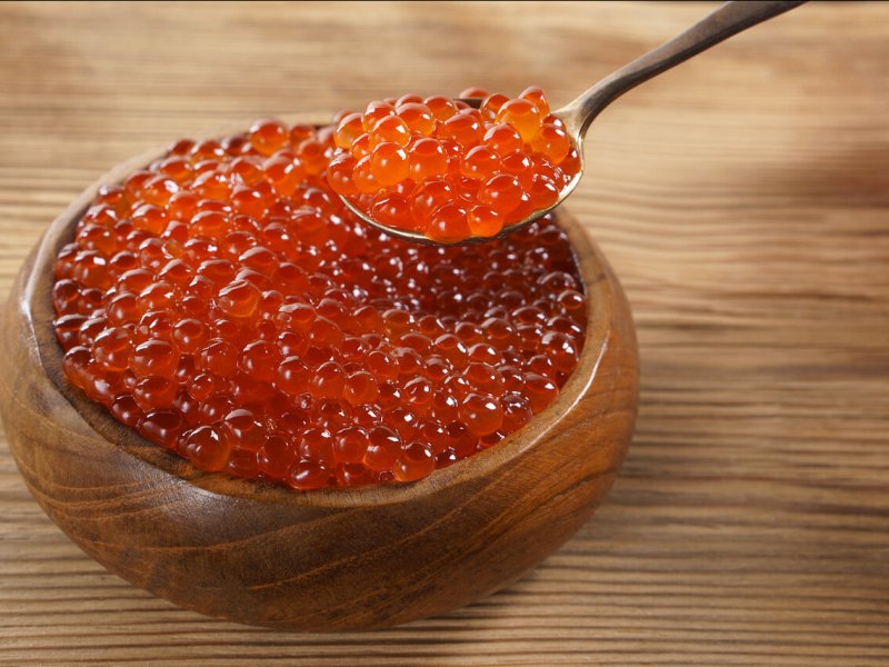 Красная икра: в чем ее польза?