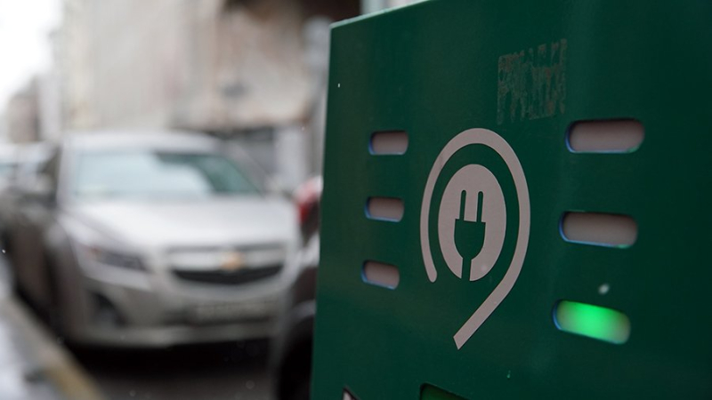 В России запланировали достичь доли в 15% электромобилей на рынке к 2030 году