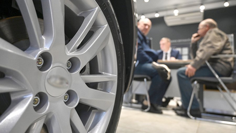 Эксперт объяснил сохранение цен на автомобили в России на уровне прошлого года