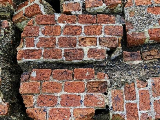 Число погибших от землетрясения в Турции возросло до 1,5 тыс. человек