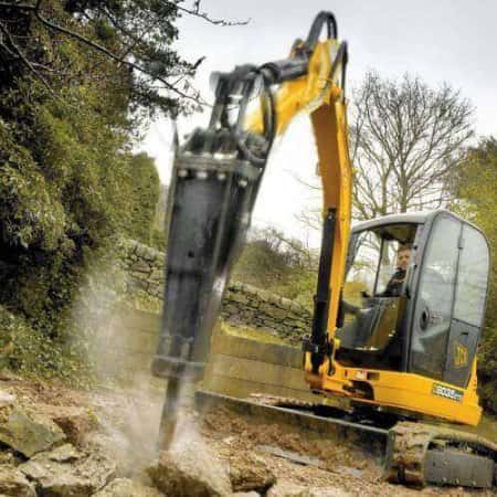 Оперативность и качество: Аренда спецтехники JCB в Москве и области