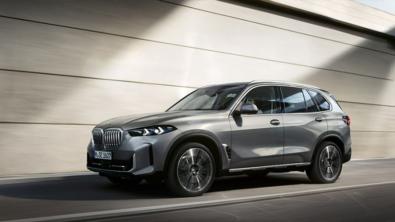 Автодилер рассказал о популярных автомобилях среди облагаемых налогом на роскошь