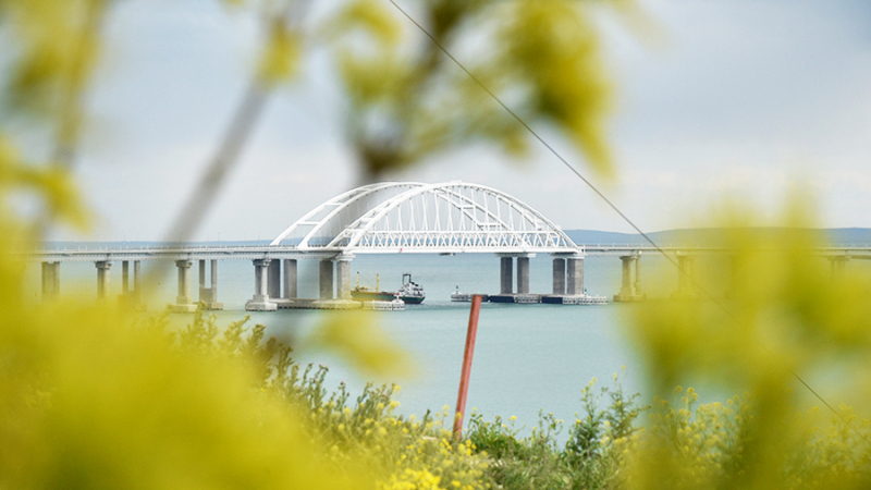 Движение по Крымскому мосту возобновилось