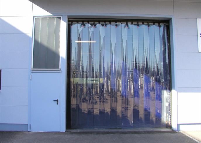 ПВХ завесы – свойства и области применения