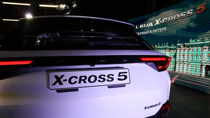 АвтоВАЗ озвучил цену новой Lada X-Cross 5