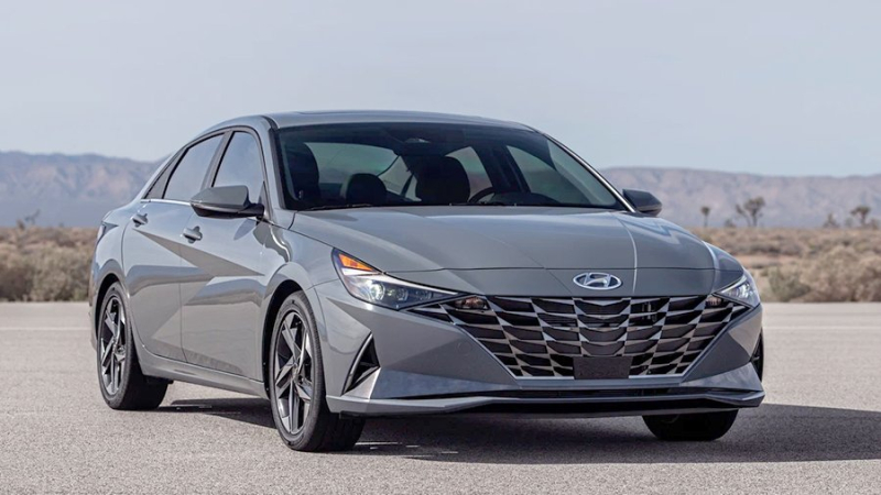 Седаны Hyundai Elantra чаще всего участвовали в зарубежных аварийных аукционах в 2023 году