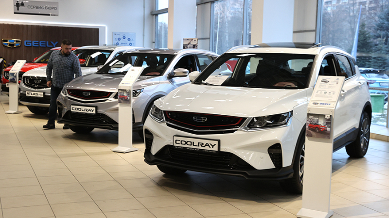 Geely раскрыл новые комплектации кроссовера Coolray для России