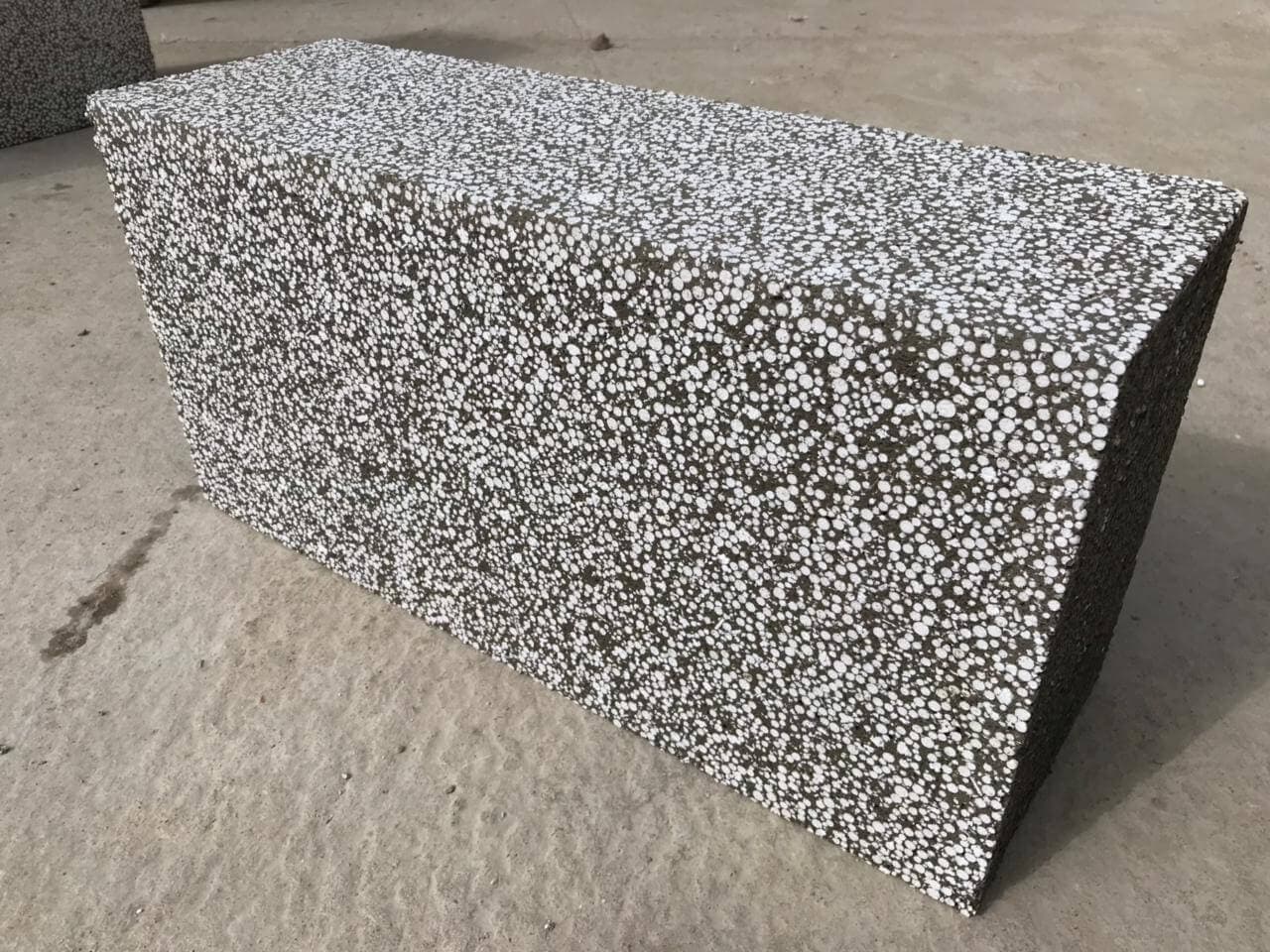 Почему многие выбирают полистиролбетон для возведения дома?