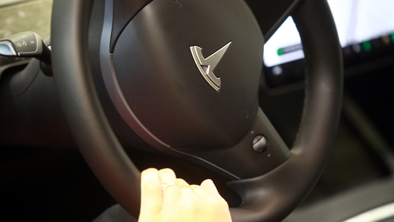 Названы наиболее часто попадающие в аварии марки электромобилей в России