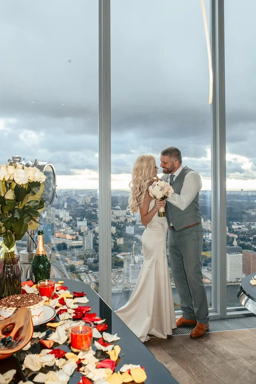 Романтическая фотосессия в Москва-Сити: идеальное место для запечатления любви