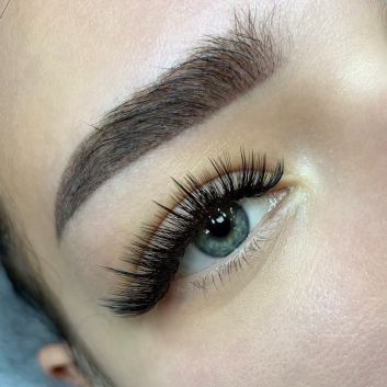 Коррекция бровей воском: форма и процедура, преимущества