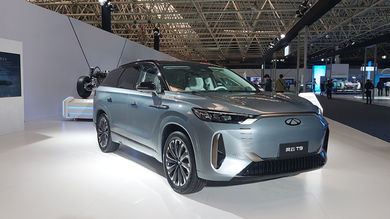 Chery представила мощный кроссовер c запасом хода 1300 км