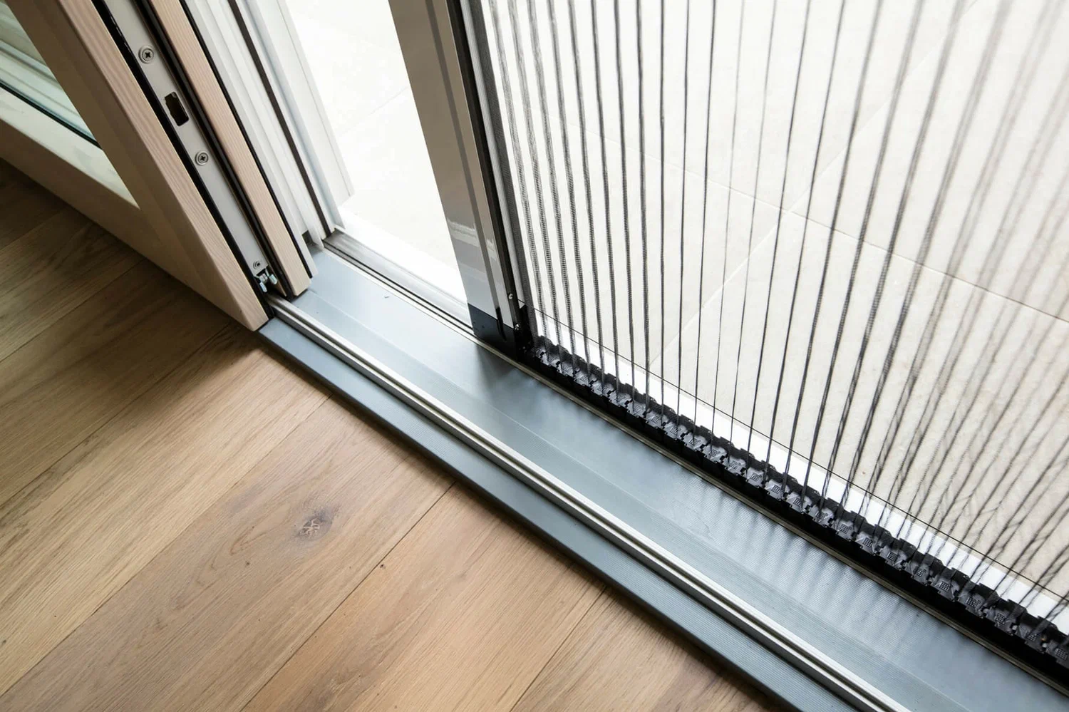 Что представляют собой плиссированные москитные сетки? Характеристики, достоинства, применение