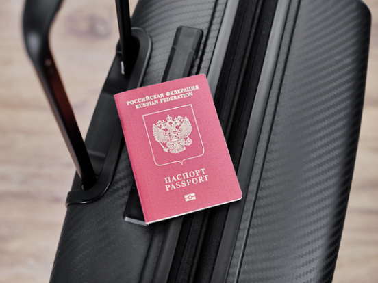 Каких русских будут высылать из Латвии — и будут ли вообще?