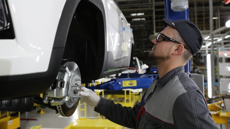 Дорога в будущее: какой путь выберет российский автопром