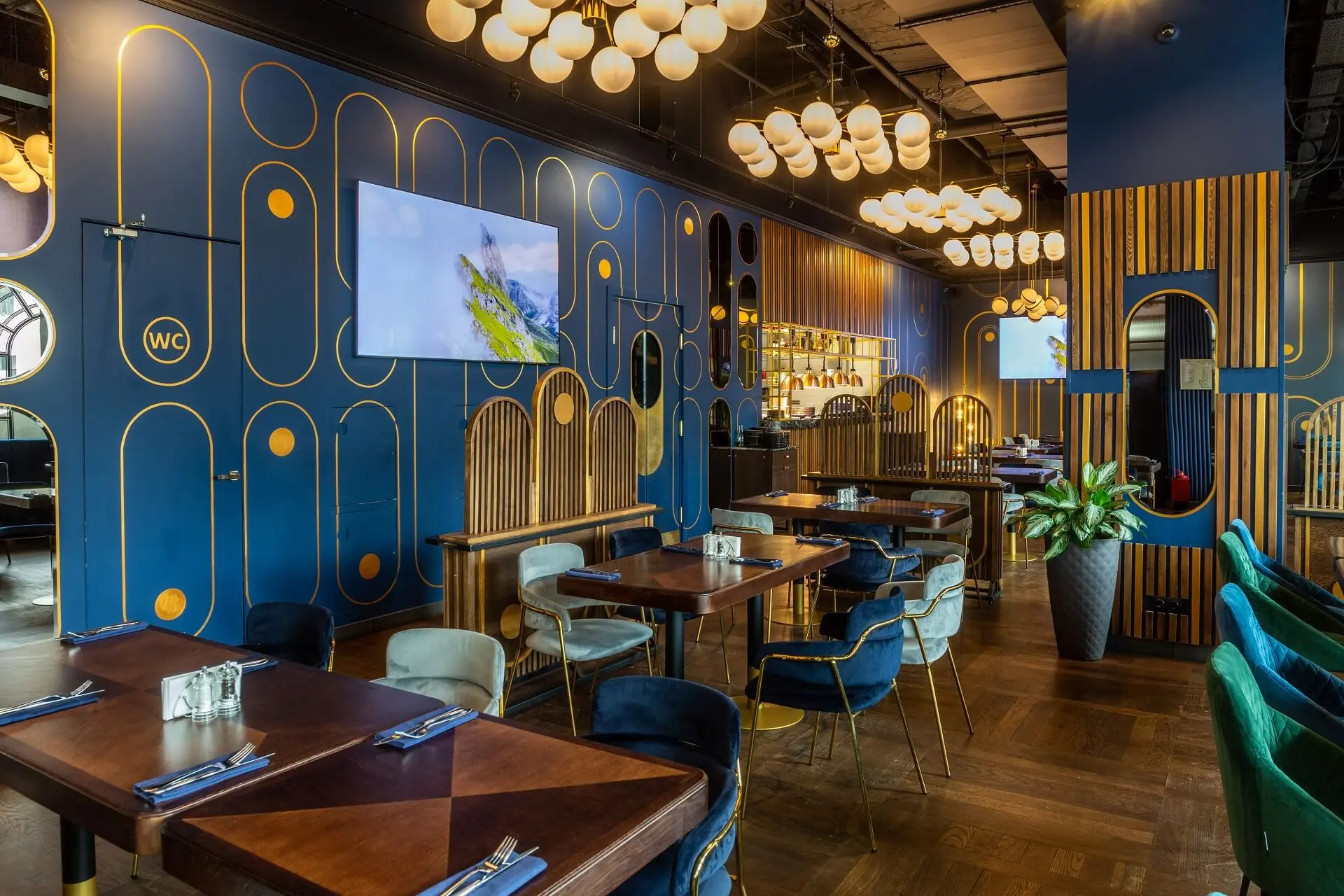 Где насладиться футболом: выбор идеального пивного ресторана для просмотра трансляции