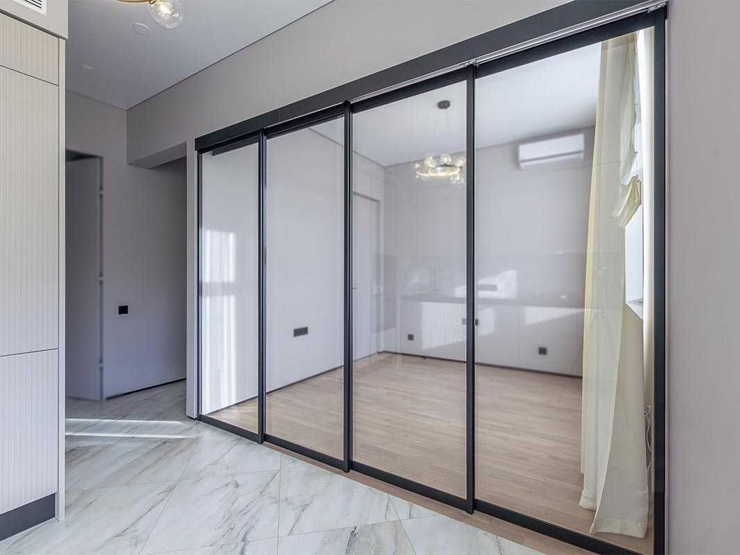 Установка раздвижных перегородок своими руками: инструкция и советы