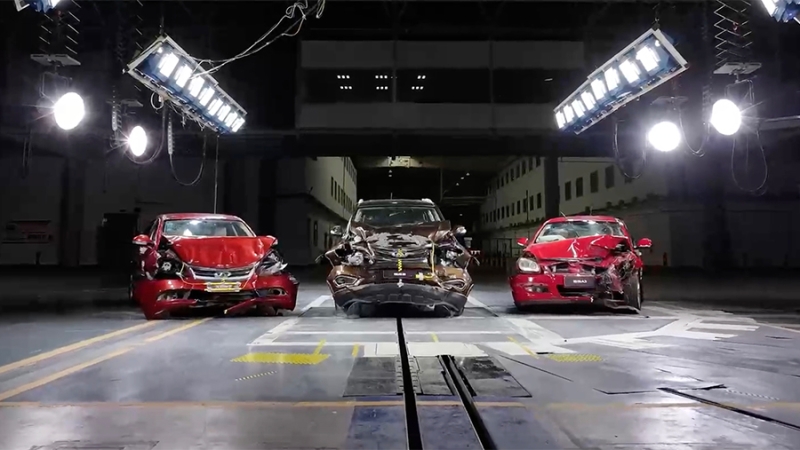 Chery проверила с помощью краш-теста десятилетние автомобили