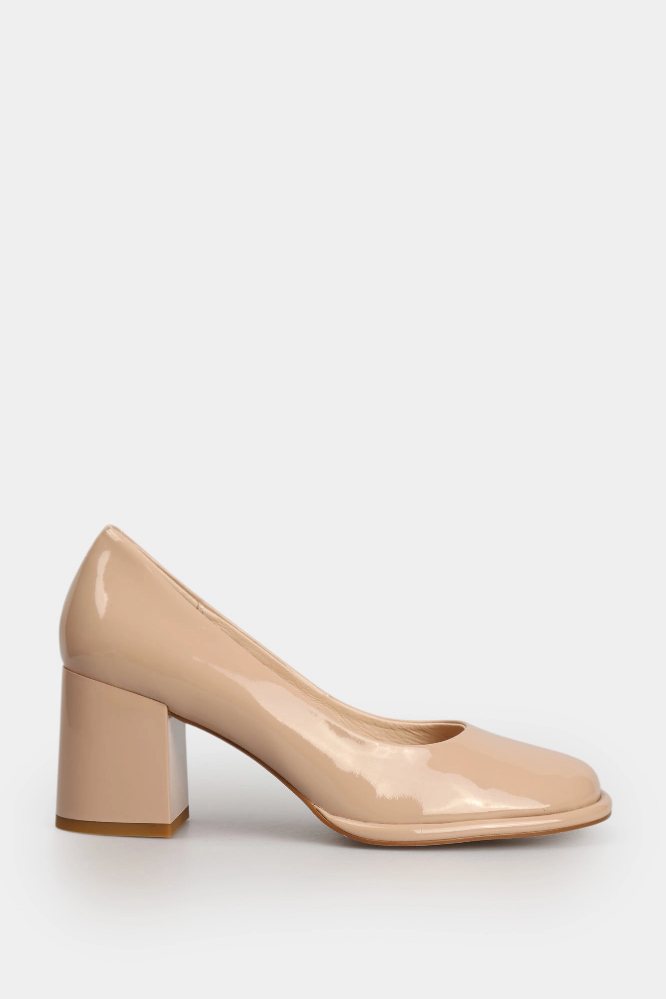 Женские босоножки: Стиль, комфорт и летнее настроение