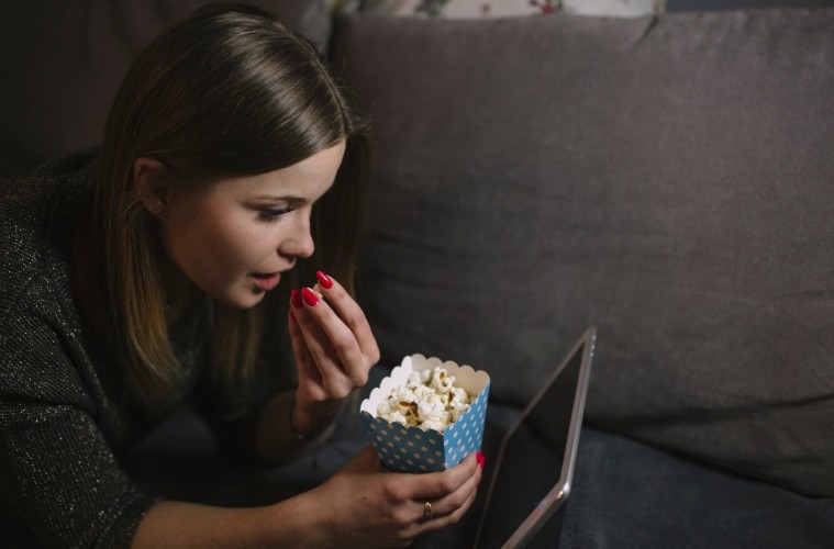 Онлайн-кинотеатры: Удобство и разнообразие в мире фильмов и сериалов