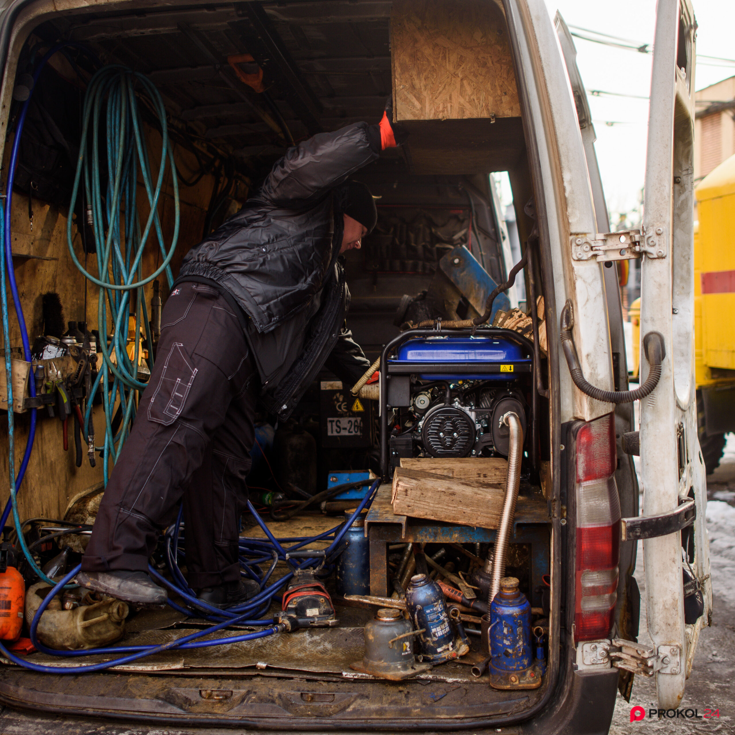 Выездной грузовой шиномонтаж на Ярославском шоссе: кому и когда может быть интересен